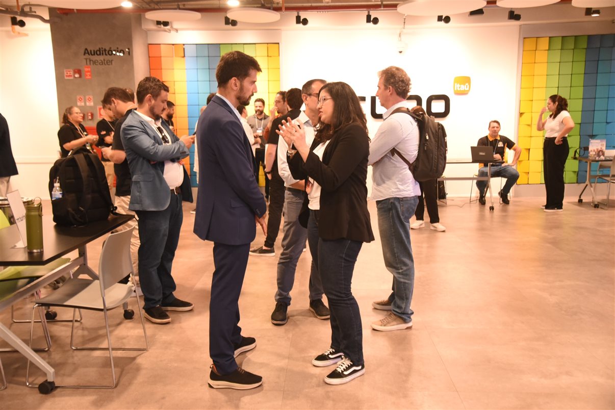 Carlos Jacobina, do Novotel Itu, Cássio Garkalins e Enzo Arns, da GKS