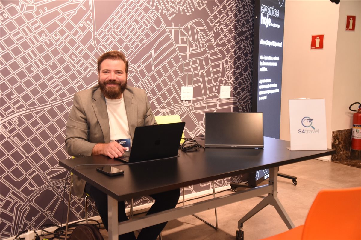 Carlos Jacobina, do Novotel Itu, Cássio Garkalins e Enzo Arns, da GKS