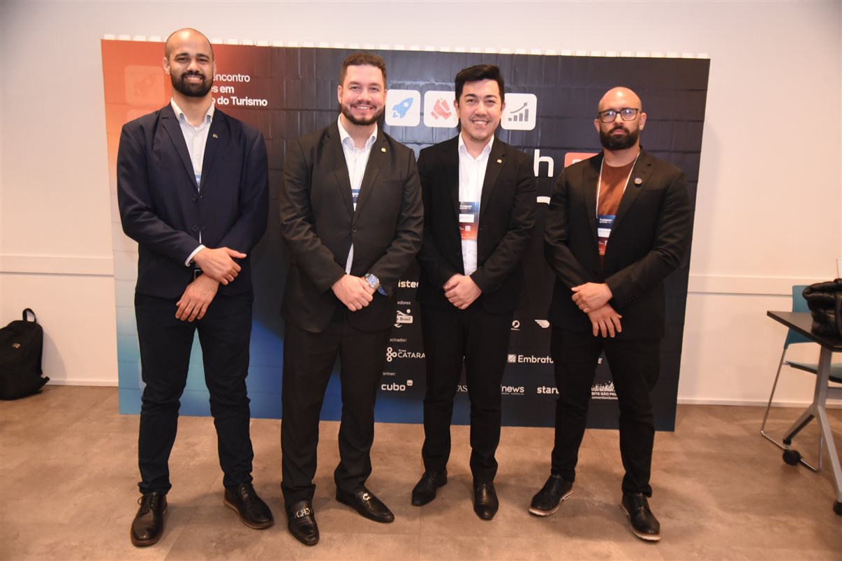 Carlos Jacobina, do Novotel Itu, Cássio Garkalins e Enzo Arns, da GKS