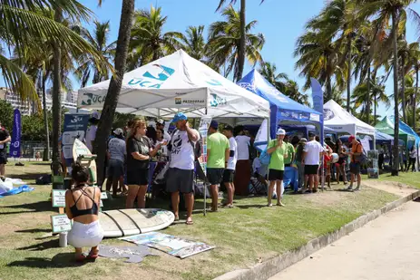 Rio de Janeiro (RJ), 22/03/2025 – No Dia Mundial da Água, o Clean Up Bay une voluntários para limpeza da praia do Flamengo, na zona sul do Rio de Janeiro. Foto: Tomaz Silva/Agência Brasil