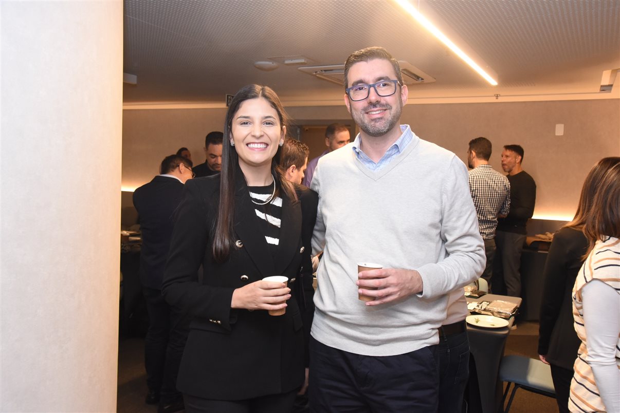 Marcelo Sacchitiello, da Rextur Advance, e Karina Fioranelli, do Sabre