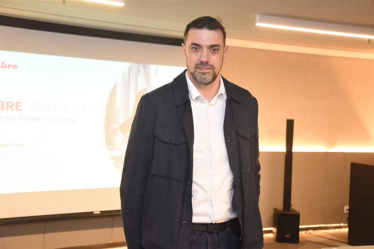 Marcelo Sacchitiello, da Rextur Advance, e Karina Fioranelli, do Sabre