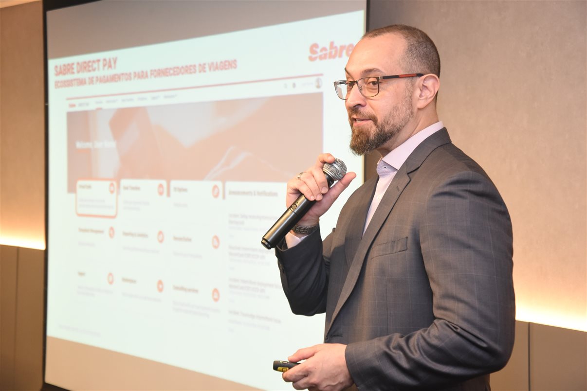 Marcelo Sacchitiello, da Rextur Advance, e Karina Fioranelli, do Sabre