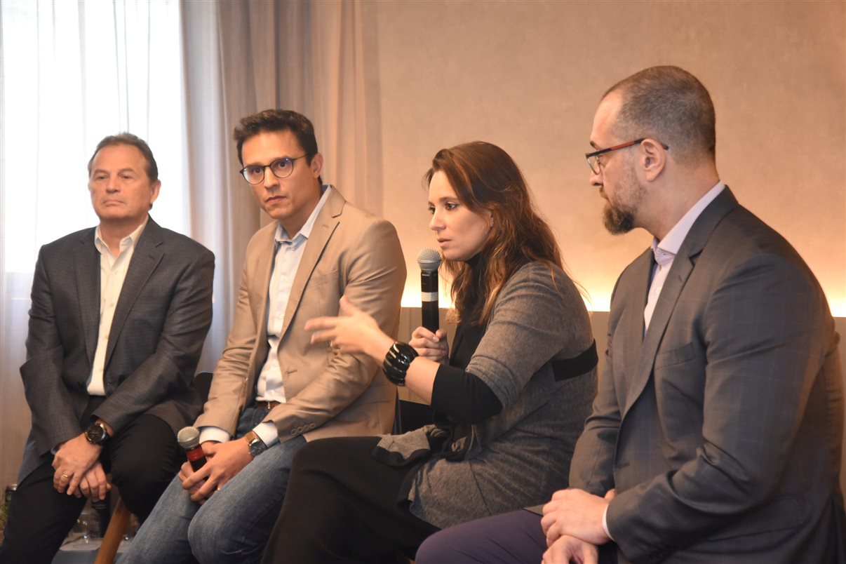 Marcelo Sacchitiello, da Rextur Advance, e Karina Fioranelli, do Sabre