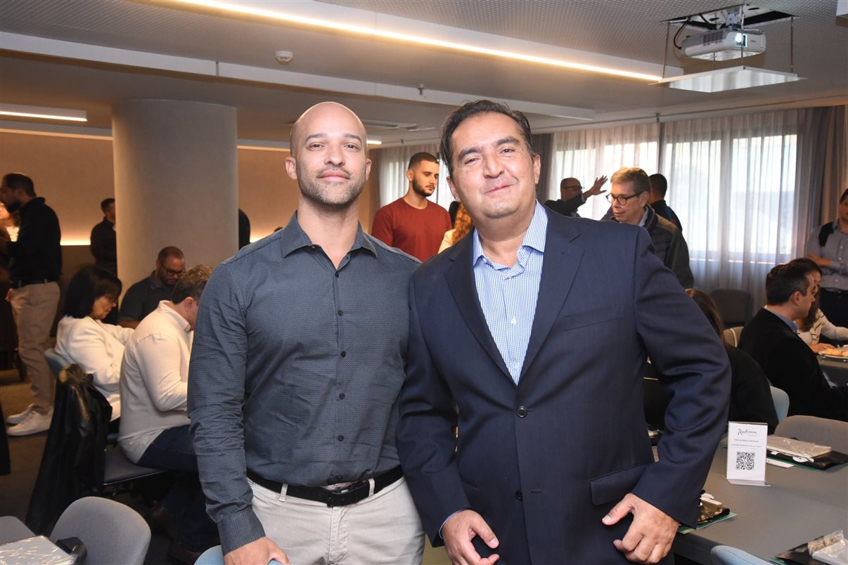 Marcelo Sacchitiello, da Rextur Advance, e Karina Fioranelli, do Sabre