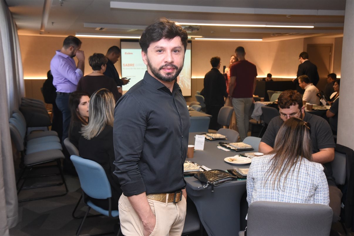 Marcelo Sacchitiello, da Rextur Advance, e Karina Fioranelli, do Sabre