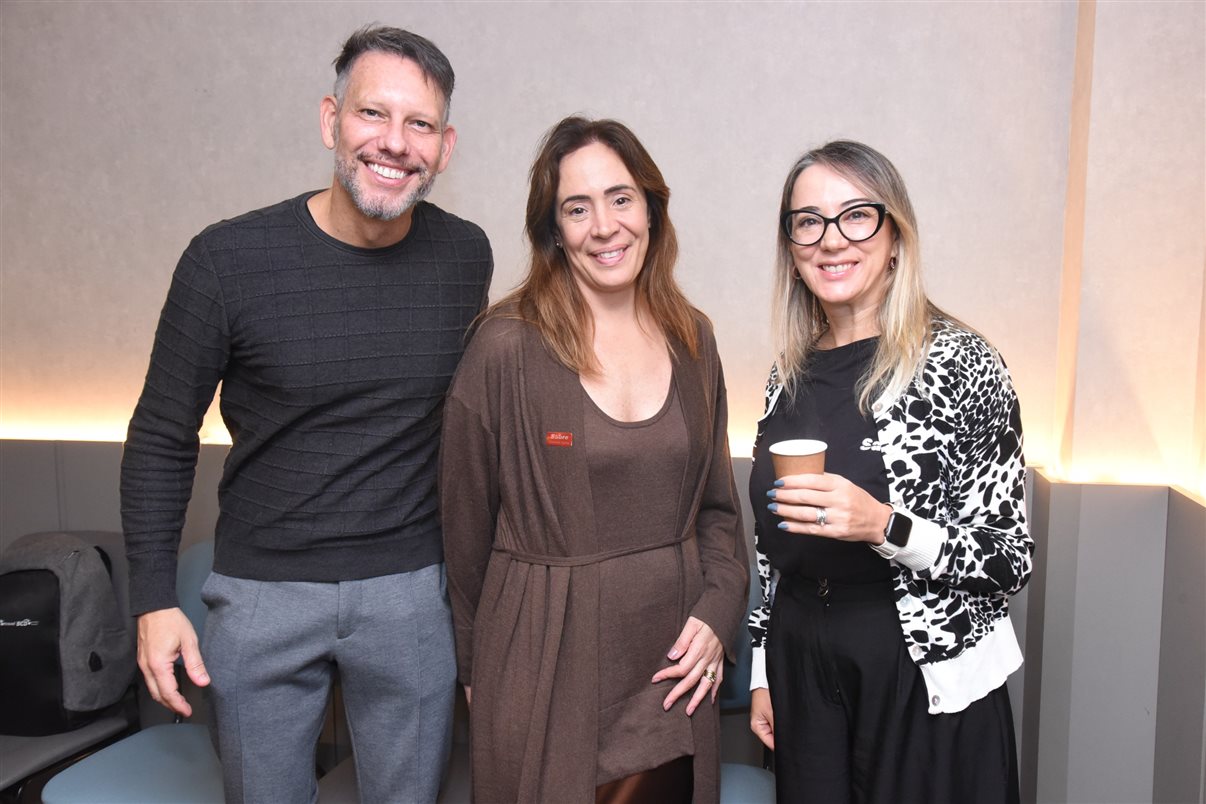 Marcelo Sacchitiello, da Rextur Advance, e Karina Fioranelli, do Sabre