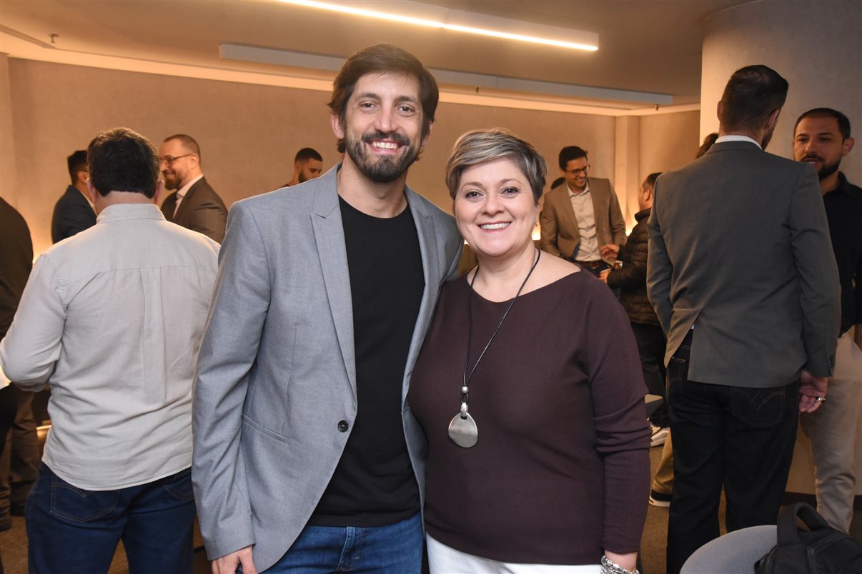 Marcelo Sacchitiello, da Rextur Advance, e Karina Fioranelli, do Sabre