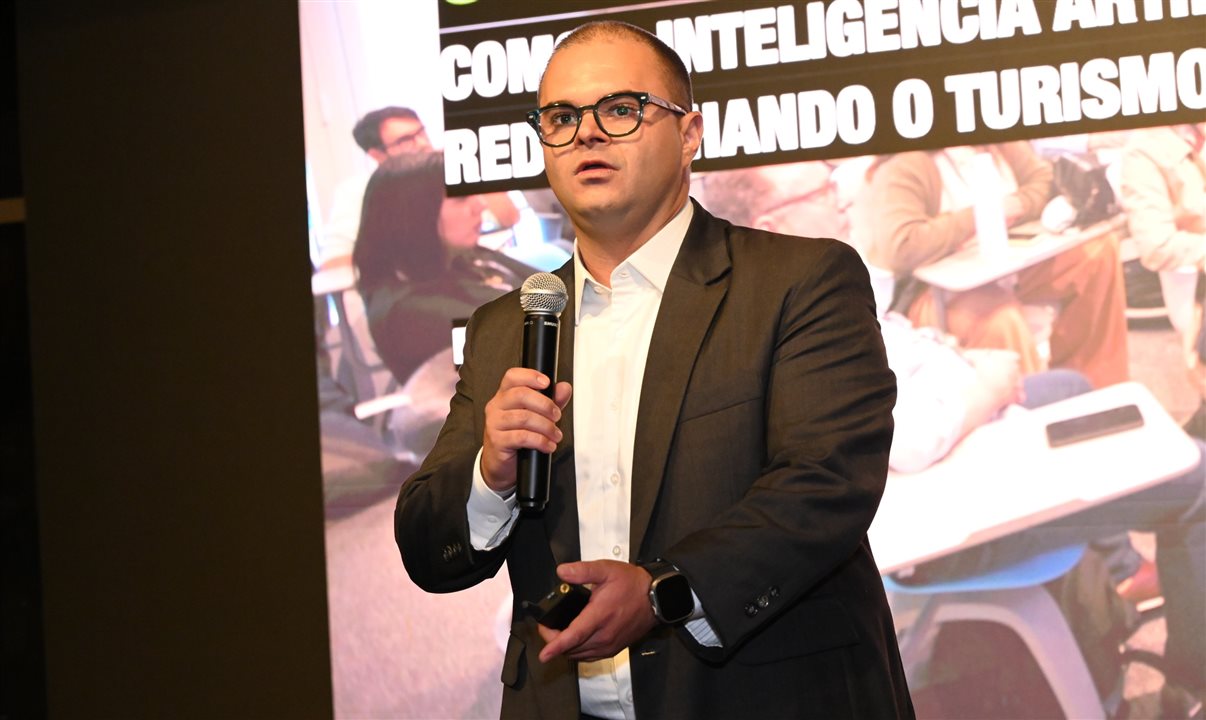 Bruno Omeltech, palestrante e fundador da Omeltech